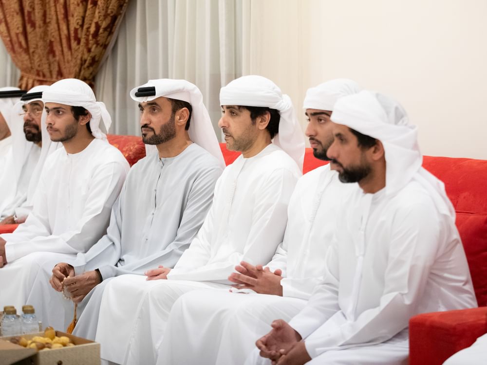 هزاع بن طحنون يعزي علي حبروت المزروعي بوفاة ابنته