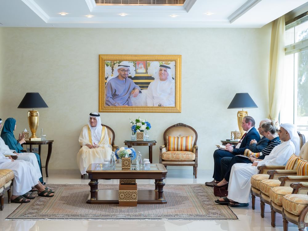 Governante de Ras Al Khaimah afirma que educação é pilar fundamental para o desenvolvimento sustentável nos Emirados