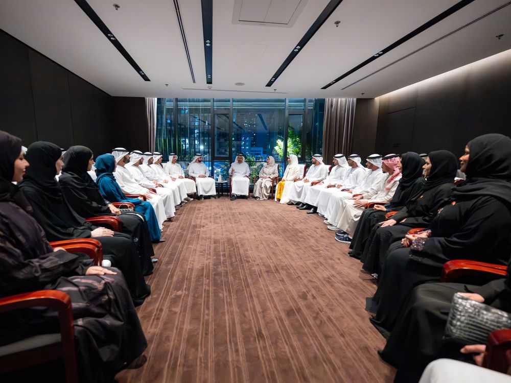 Theyab bin Mohamed bin Zayed meets participants of First UAE Second-Tier Leadership Executive Programme in China