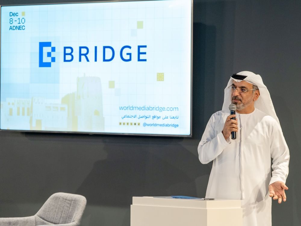 بريدج" يلتقي رواد وصنّاع السياسات الإعلامية في المنتدى الدولي للاتصال الحكومي استعدادًا لقمة 2025 في أبوظبي