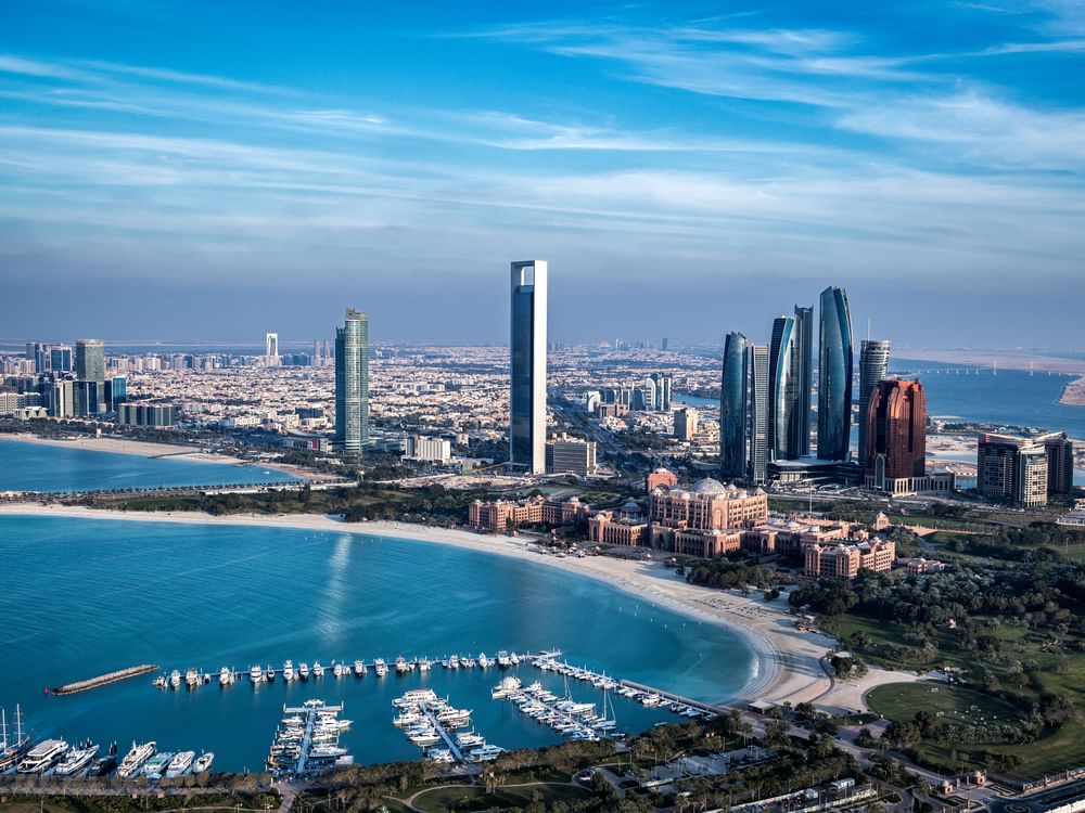 210.7 مليار درهم إجمالي رأسمال الرخص الاقتصادية الجديدة في أبوظبي خلال 2023