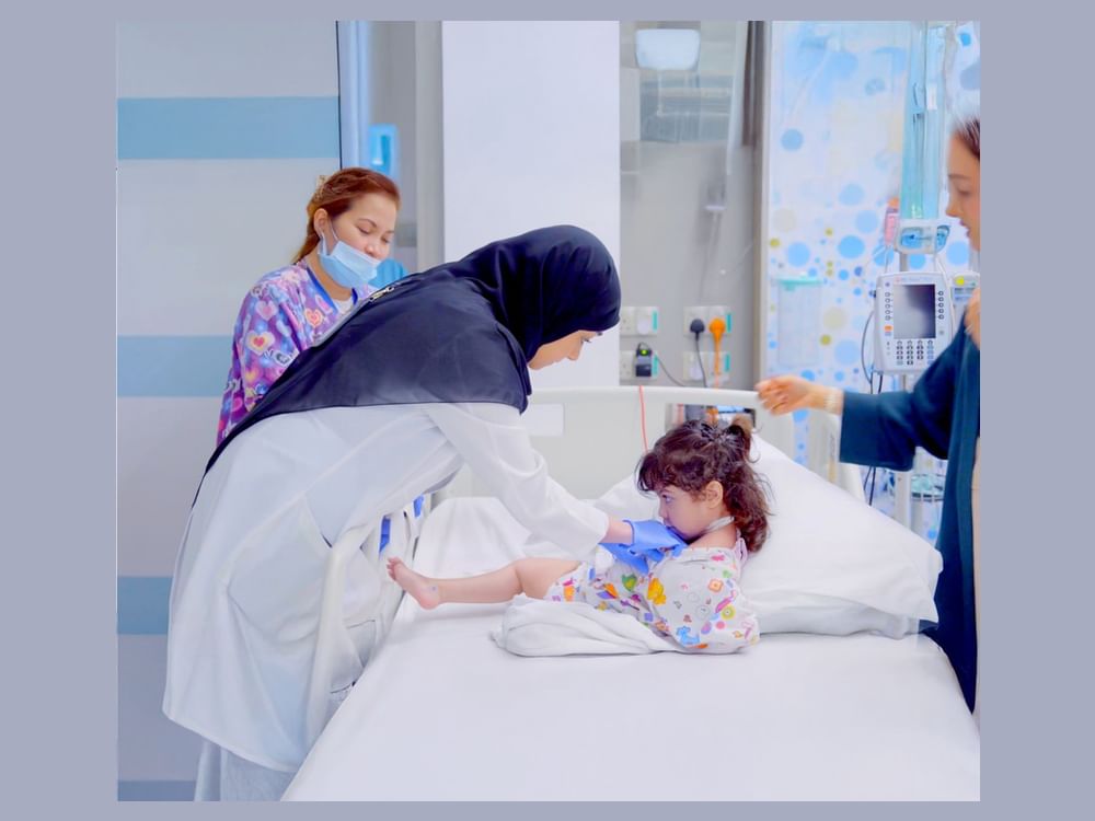  نجاح إجراء أول خزعة قلبية لطفل خضع لعملية زراعة قلب في خليفة الطبية