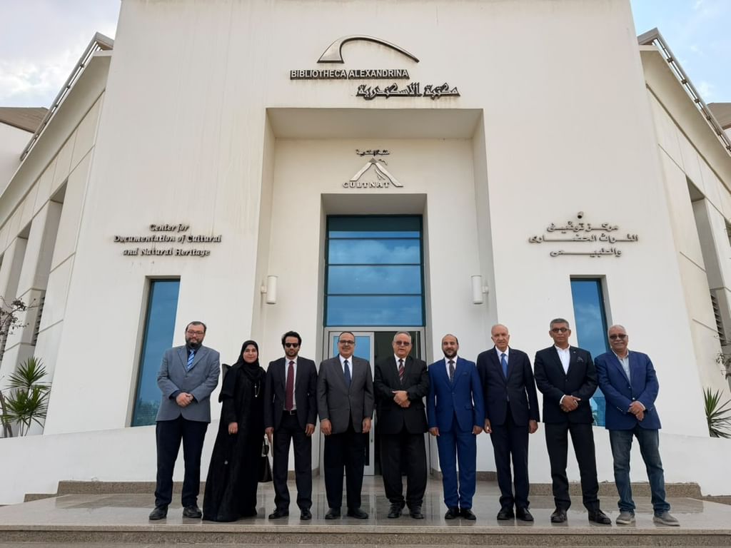 معهد الشارقة للتراث ومكتبة الإسكندرية يبحثان التعاون في رقمنة التراث العربي ونشره