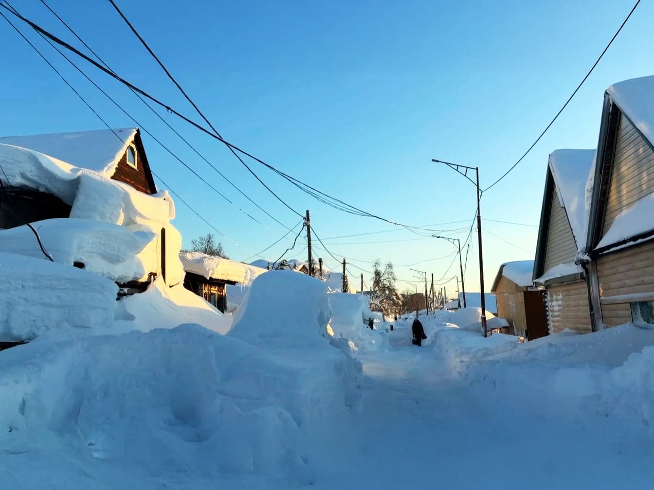 Kamchatka Governor orders urgent snow clearance after record drifts block roads, homes