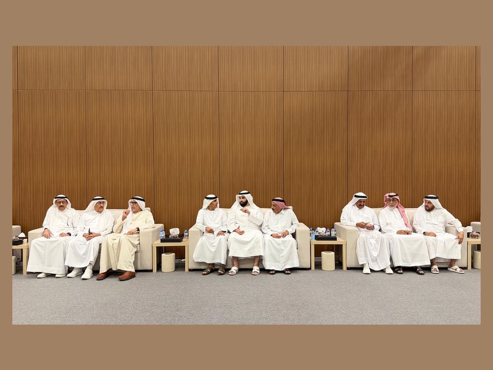 ماجد وعبدالله وعلي ومحمد بن سعود المعلا يعزون بوفاة شمسة بنت سعيد الكتبي برأس الخيمة