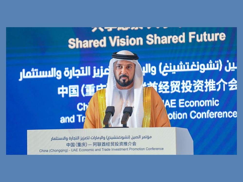 عبدالعزيز بن حميد يطلق تقرير عجمان الاقتصادي لعام 2025