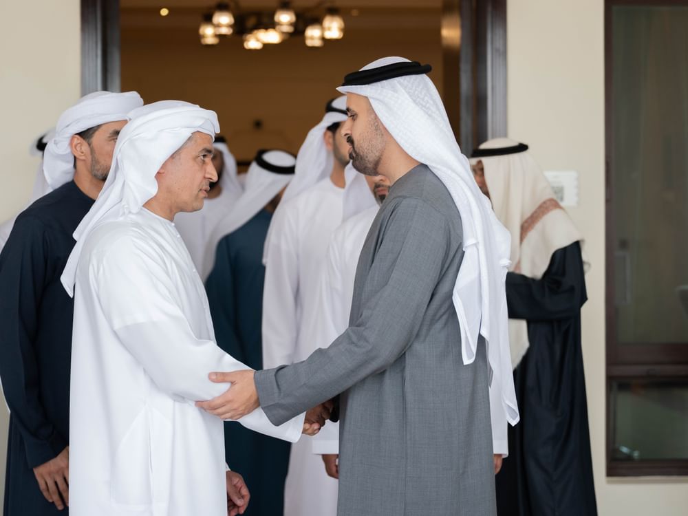 ذياب بن محمد بن زايد يقدم واجب العزاء في وفاة علي عبدالله العبيدلي