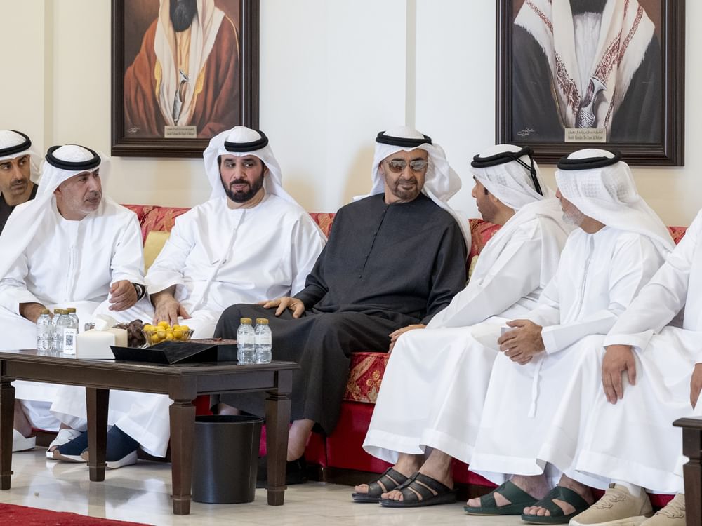 رئيس الدولة يعزي في وفاة والدة اللواء أحمد الريسي