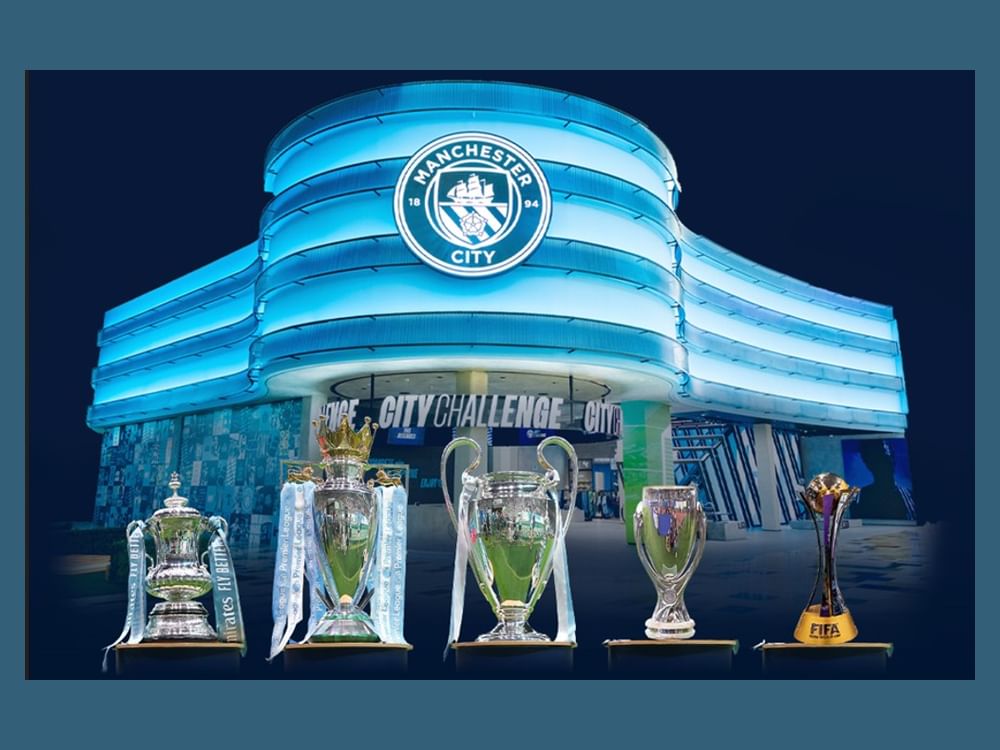 Abu Dhabi: Manchester City exibe troféus da temporada no Yas Mall