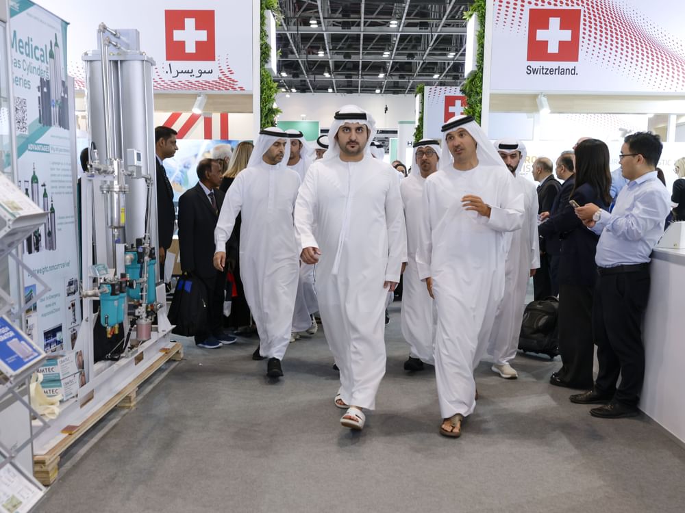 مكتوم بن محمد يفتتح معرض الصحة العربي 2024