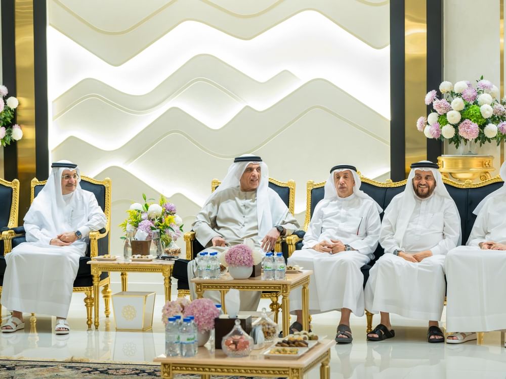 سعود بن صقر يستقبل المهنئين بشهر رمضان المبارك