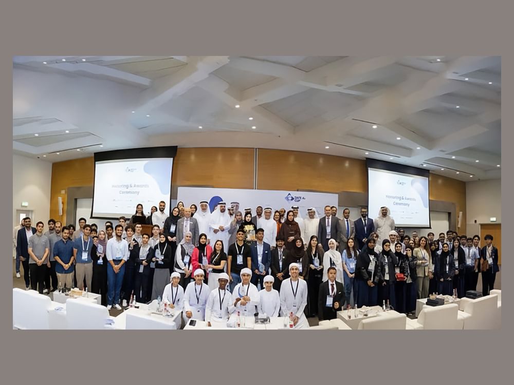 جامعة دبي تختتم مسابقة كأس الذكاء الاصطناعي الآمن 2026