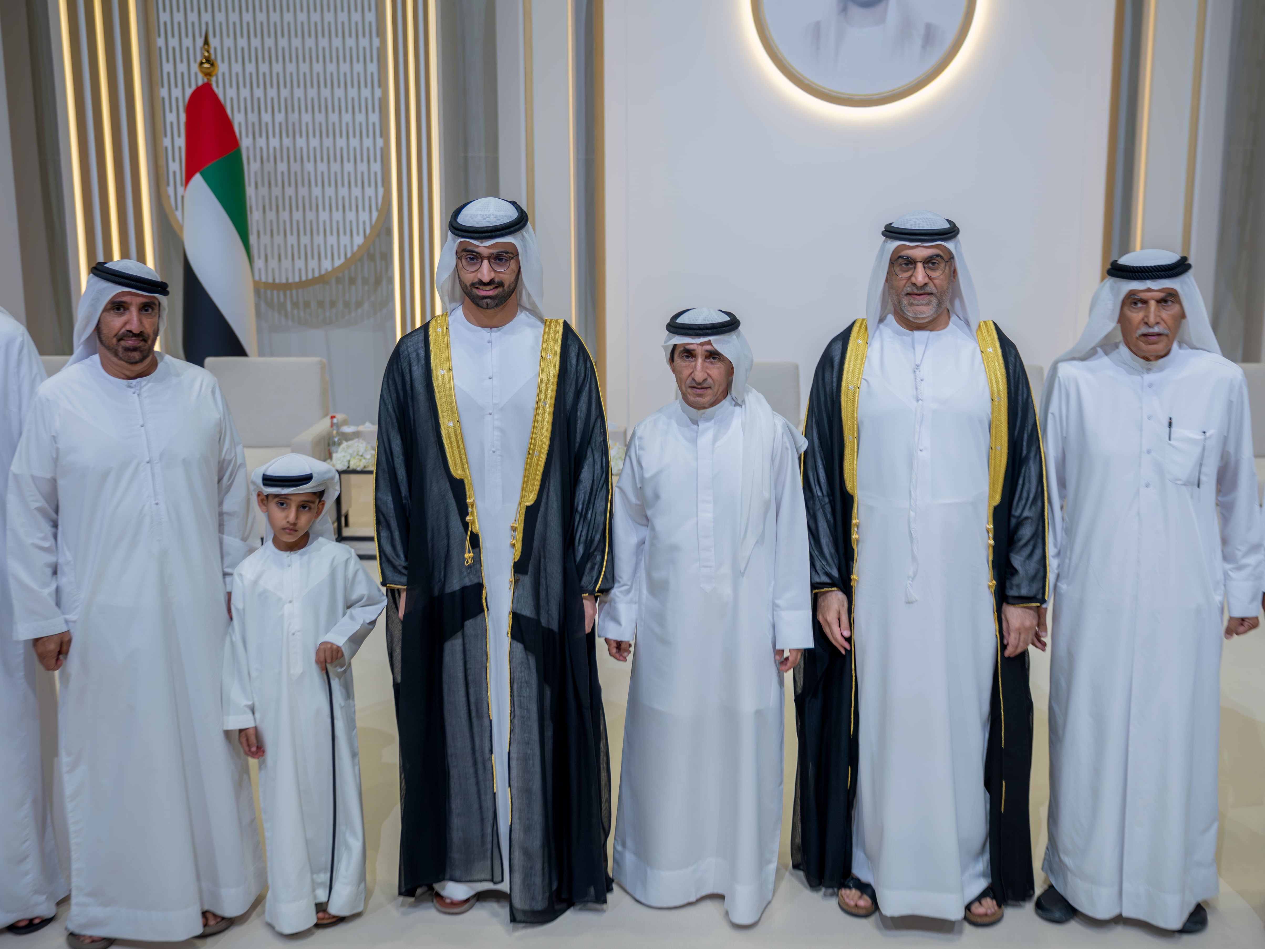 سعيد بن مكتوم يحضر أفراح الغرير وبن حريز