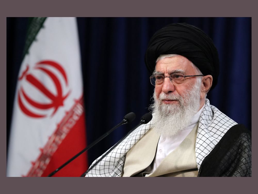 المرشد الإيراني يتهم الغرب بمحاولة تغيير النظام السياسي في بلاده