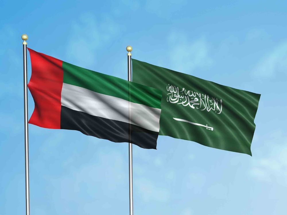 حكام الإمارات يعزون خادم الحرمين في وفاة الأميرة نورة بنت عبدالله