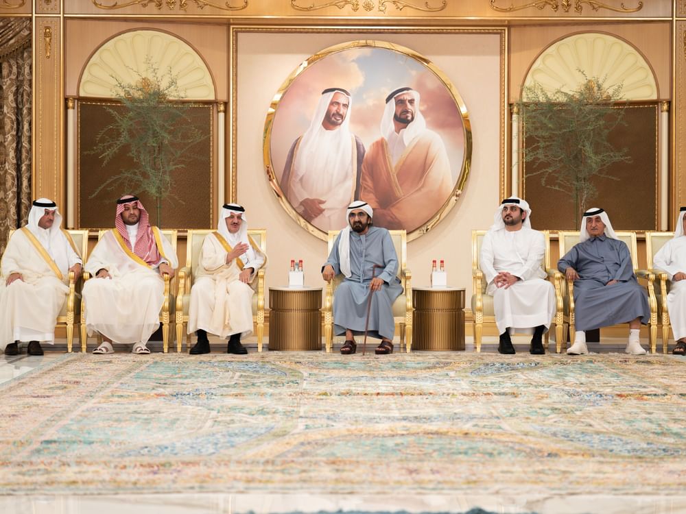 محمد بن راشد يتقبّل تعازي الملك سلمان وولي عهده في وفاة الشيخ أحمد بن راشد