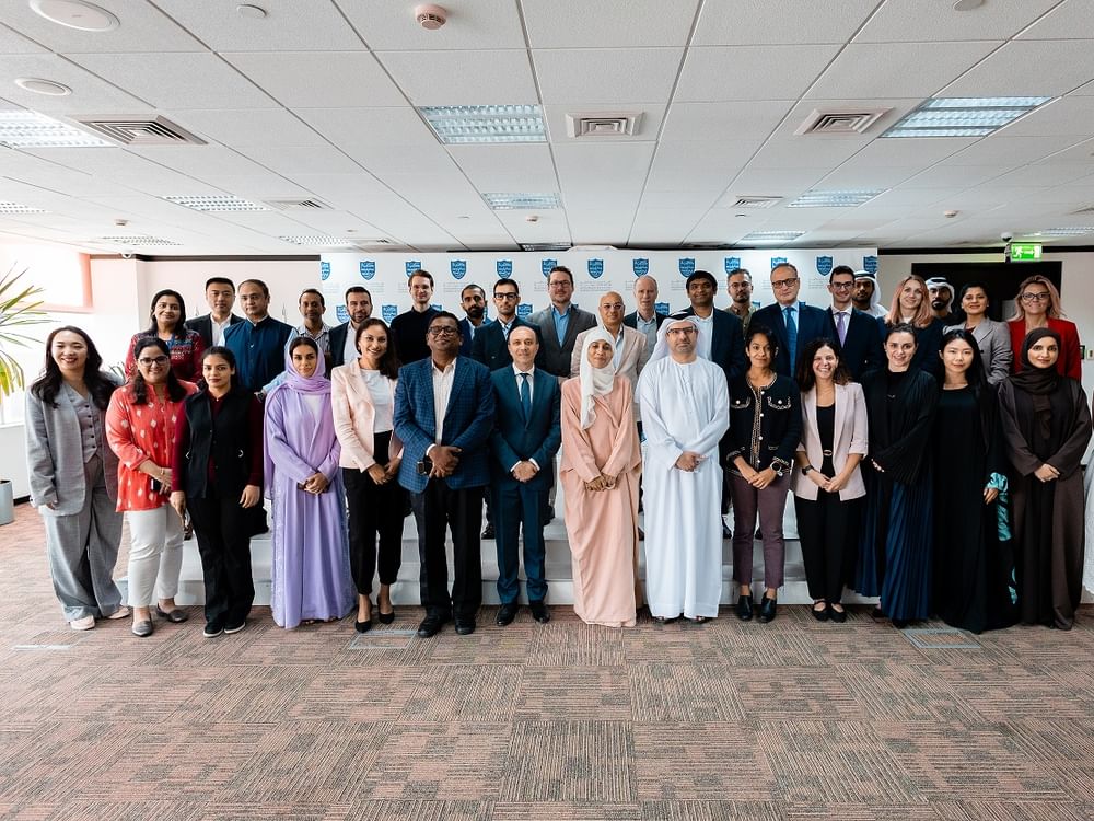 كلية محمد بن راشد للإدارة الحكومية تبحث مستقبل العمل في عصر الذكاء الاصطناعي