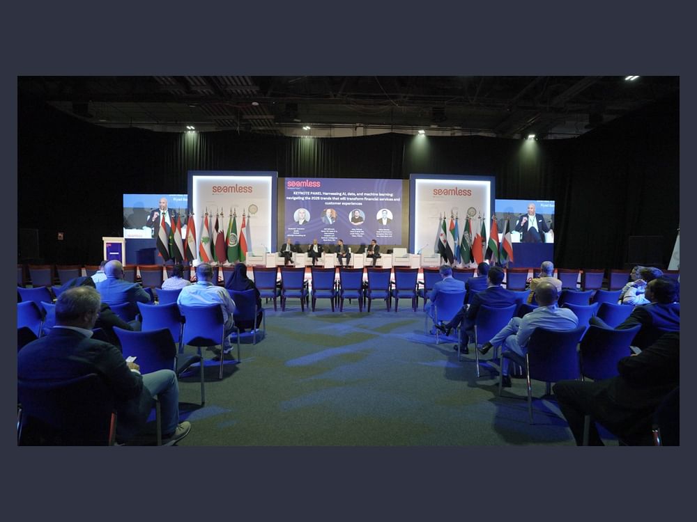 التحول الرقمي يتصدر المشهد في ختام مؤتمر "سيملس الشرق الأوسط 2025 "