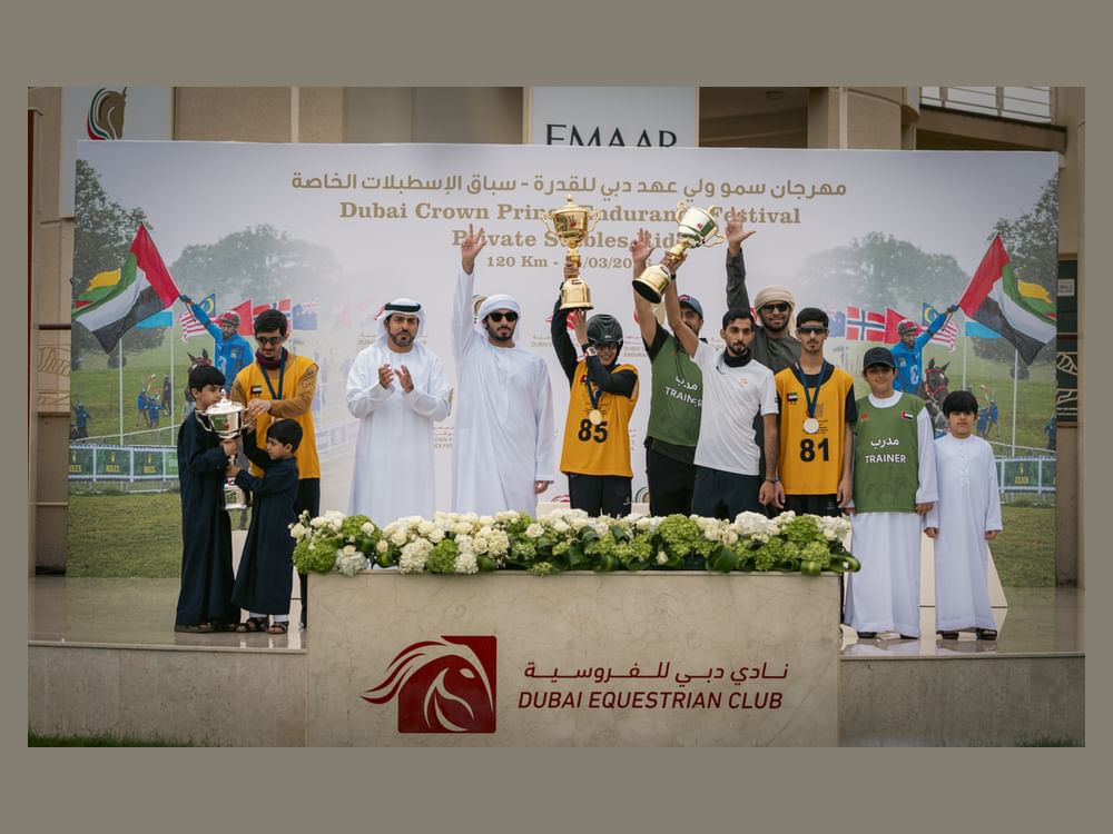 الفارسة فاطمة المري تتوج بكأس الإسطبلات الخاصة في مهرجان ولي عهد دبي للقدرة