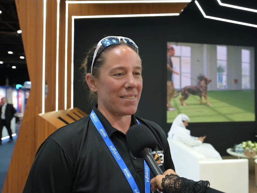 أكاديمية "Worldwide K9 UAE" تستعرض حلول تدريب الكلاب الأمنية والمركبات الميدانية خلال “آيسنار 2026"