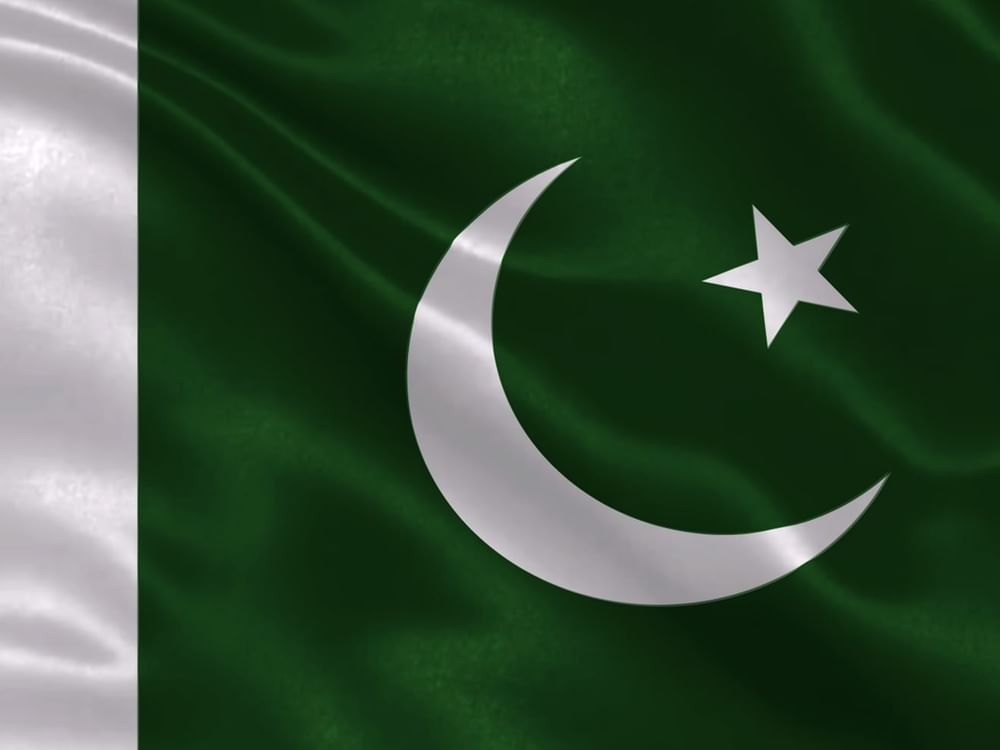 40 killed after passenger bus plunges into ravine in Pakistan
