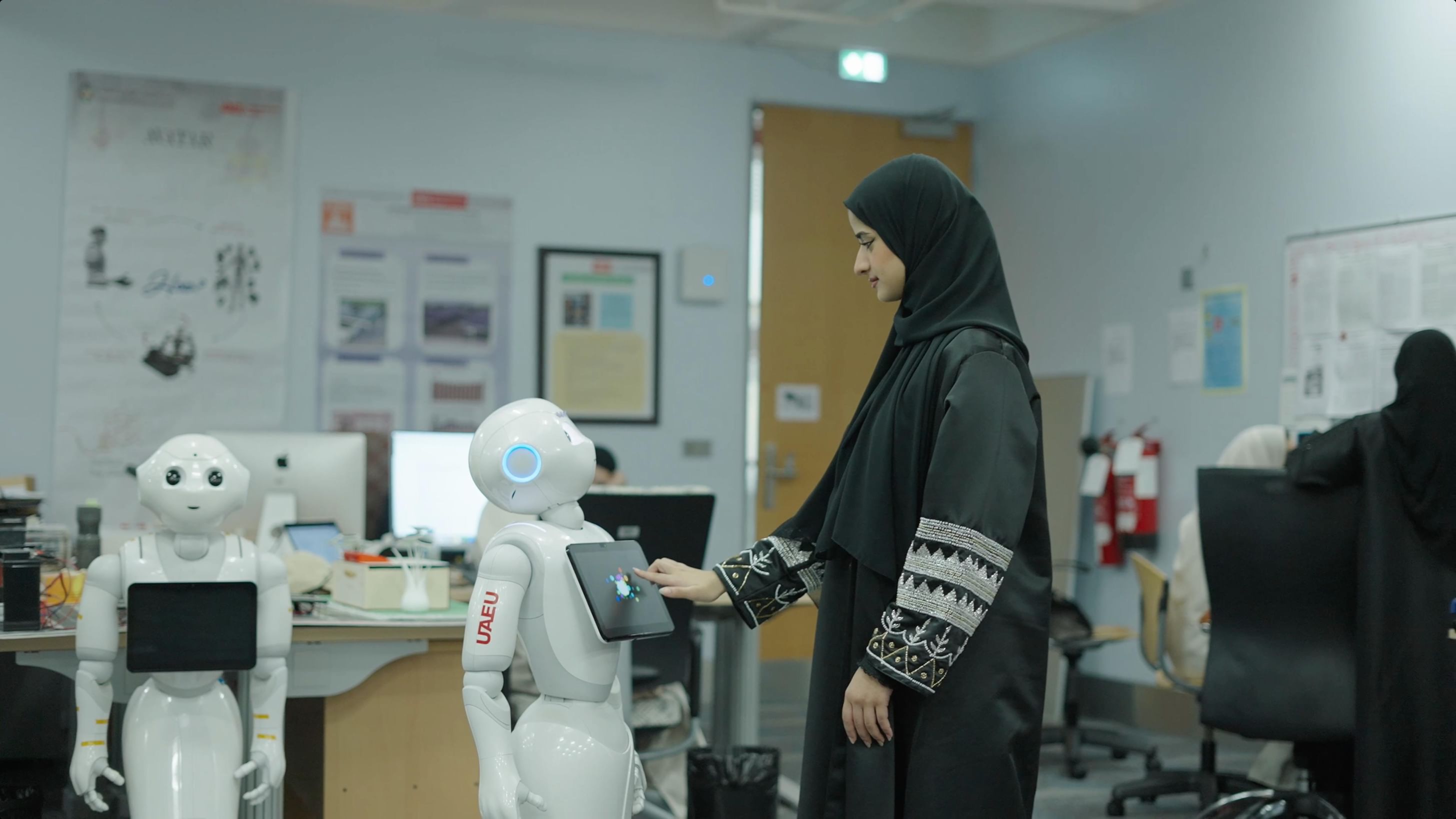 UAE’s UAEU Researchers Awarded US Patent for Transformable Swarm Robot Innovation
