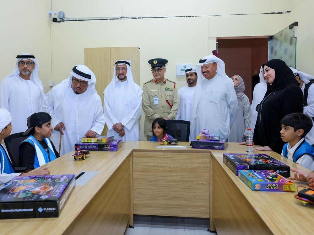 ضاحي خلفان يؤكد أهمية الدورات الصيفية في تنمية مهارات الشباب وإعداد جيل مبتكر  