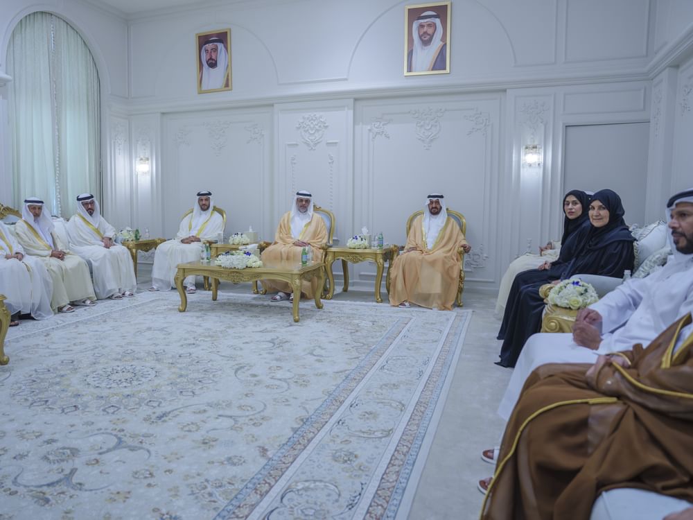 ولي عهد الشارقة يكرم الفائزين بجائزة العمل التطوعي بدورتها الـ 22