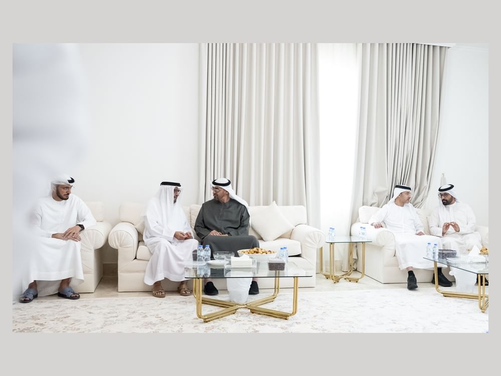 رئيس الدولة يعزي في وفاة والدة الذيب علي الكتبي