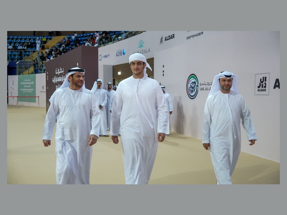 نجل ولي عهد الفجيرة يشهد جانبا من بطولة خالد بن محمد بن زايد للجوجيتسو ويكرم الفائزين