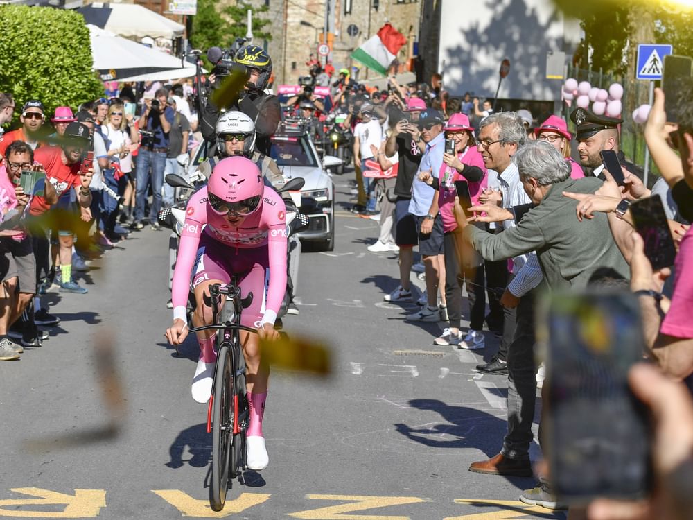 Pogačar prevails in Perugia time trial at Giro D’Italia