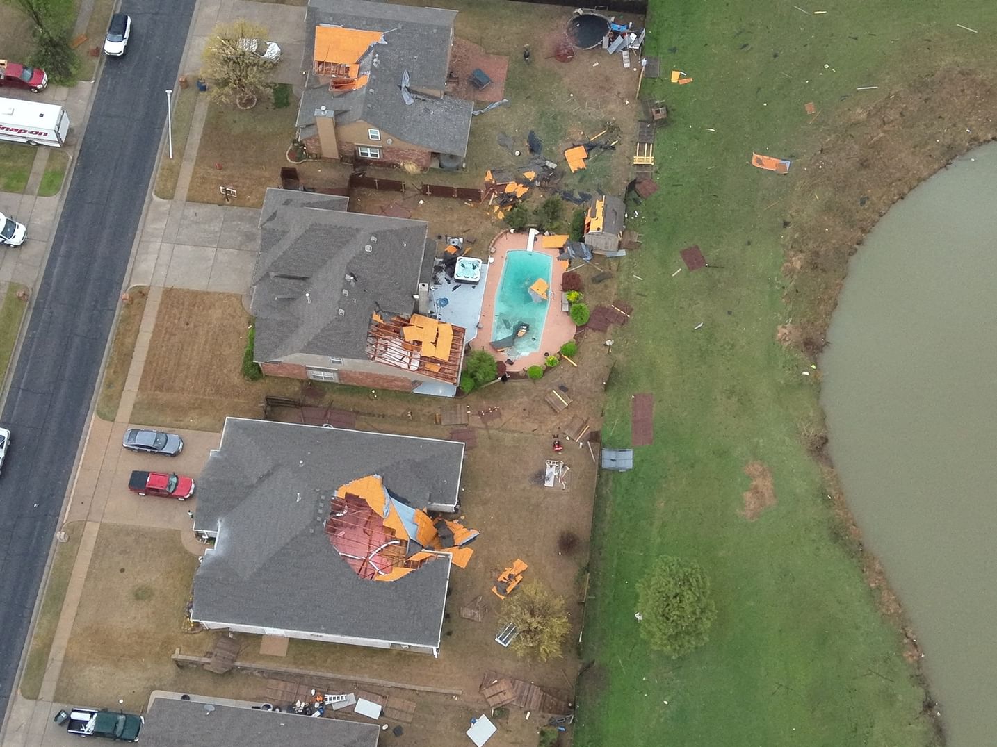 Tornadoes, heavy rains rip across central, southern US