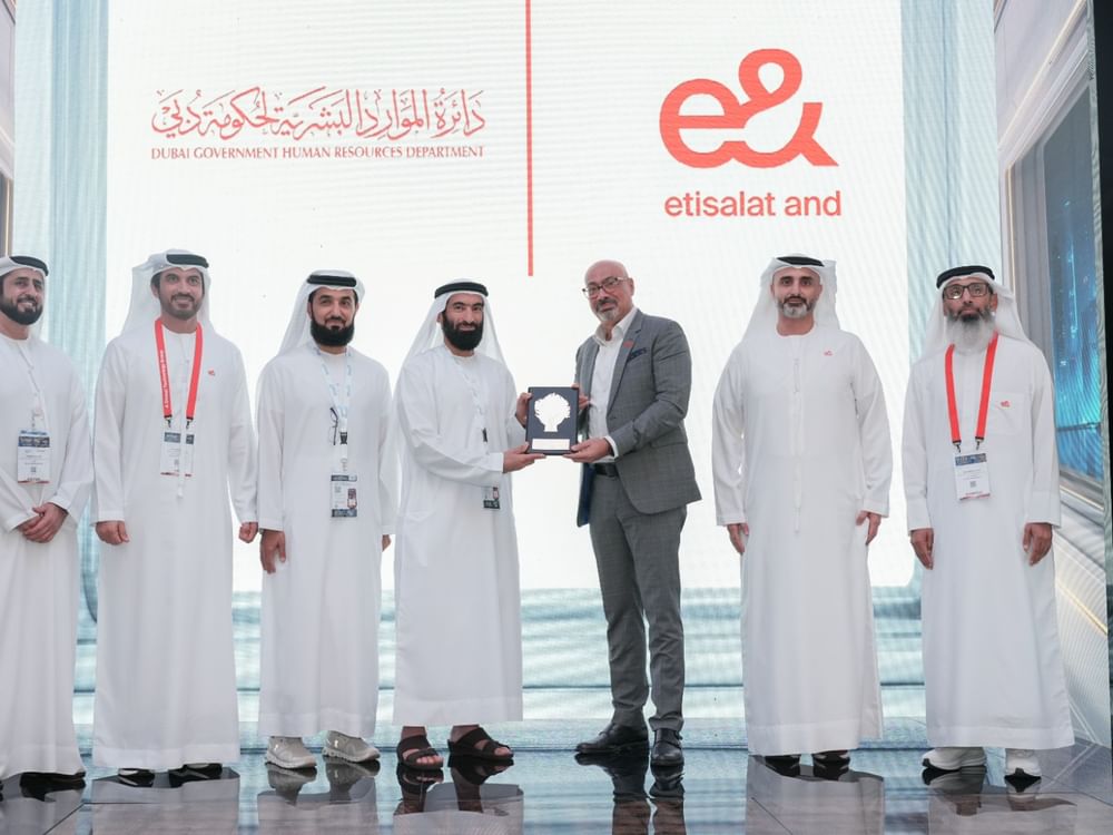 EHRDC, e& sign MoU to support Emiratisation, develop national talent
