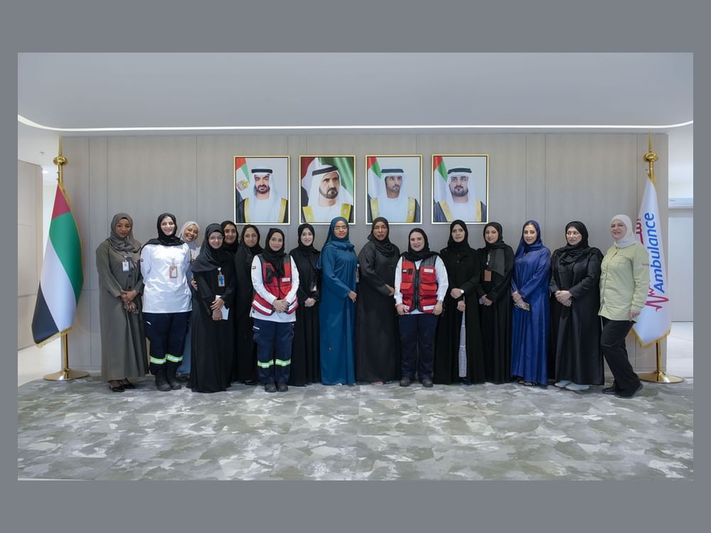 إسعاف دبي تحتفي بالمرأة الإماراتية  