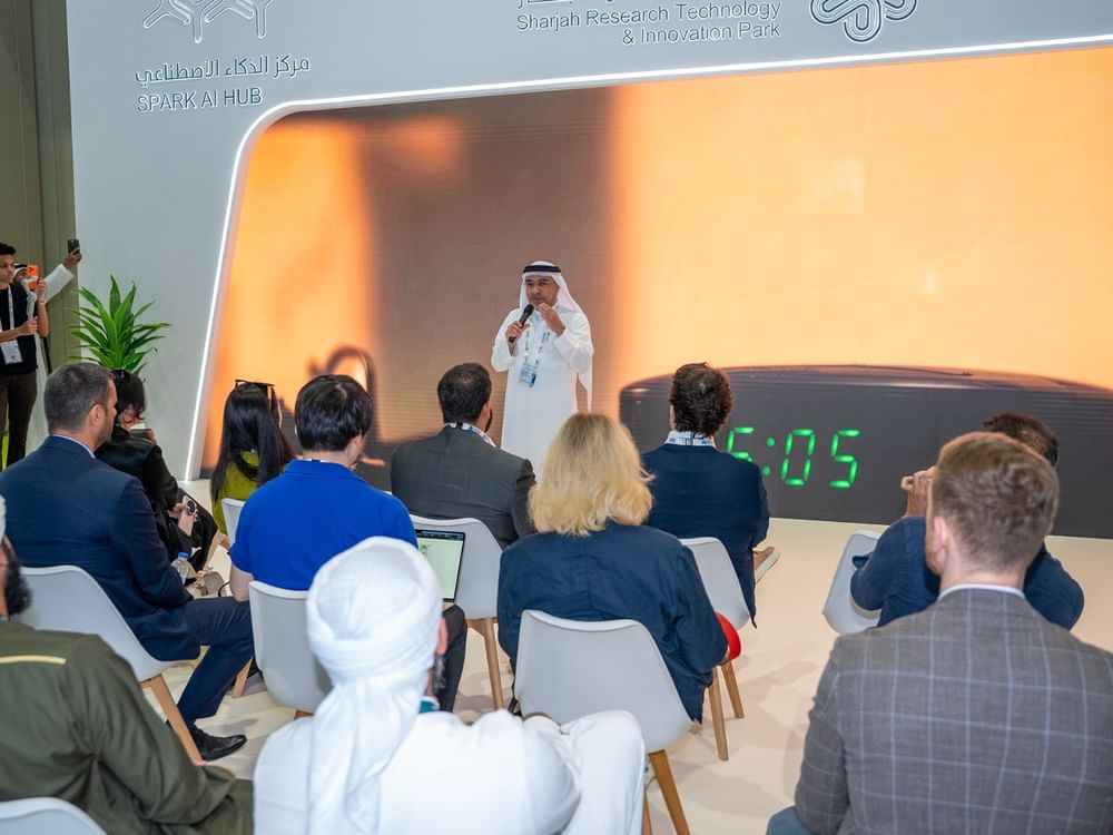 مجمع الشارقة للابتكار يطلق "مسرّع الشارقة" للصناعات المتقدمة في الذكاء الاصطناعي
