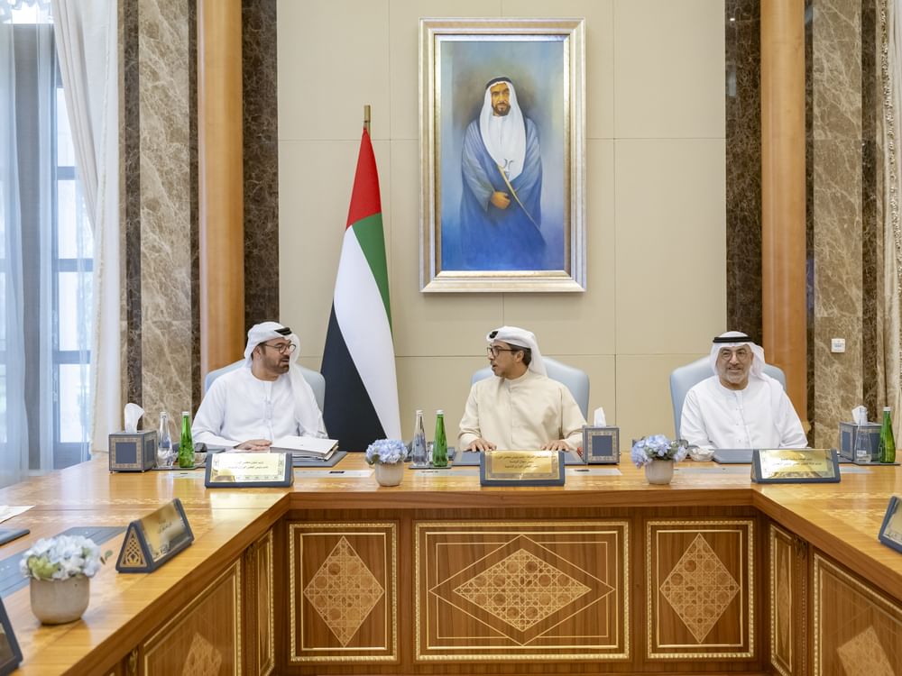 منصور بن زايد يترأس اجتماع المجلس الوزاري للتنمية