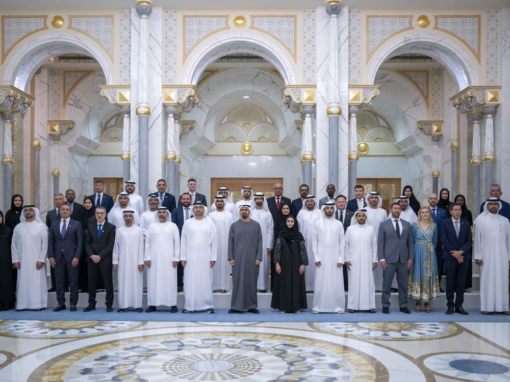 Theyab bin Mohamed bin Zayed meets with Etihad Rail employees, reviews company’s latest projects, future plans
