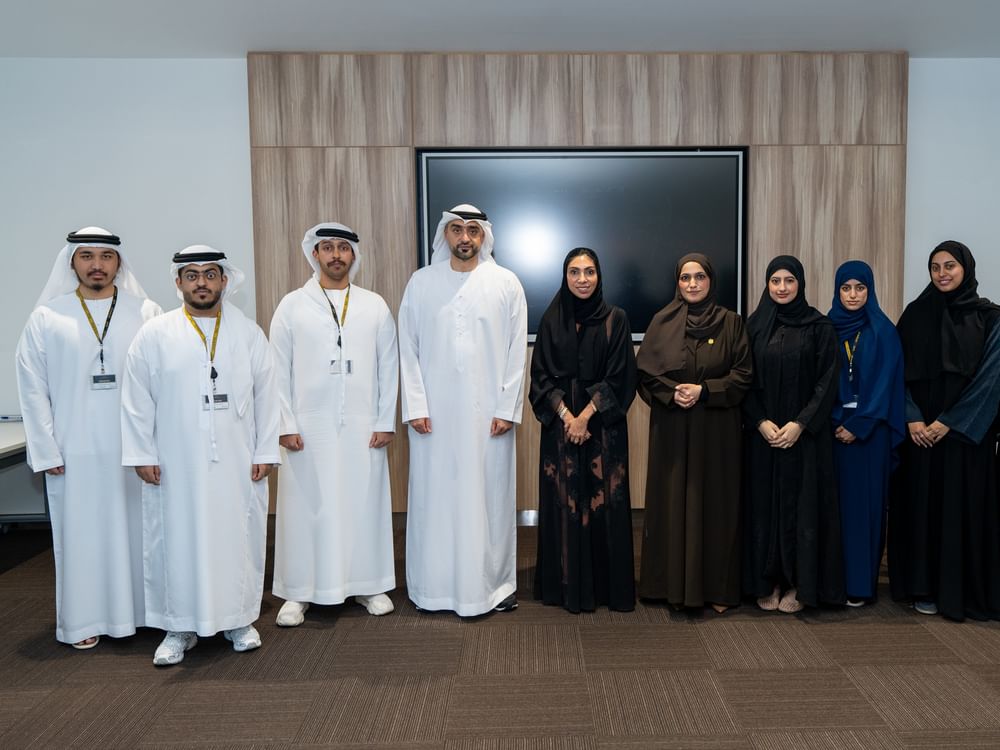 الاتحاد للطيران وجامعة خليفة تختتمان برنامجاً لإعداد كفاءات إماراتية بقطاع الطيران