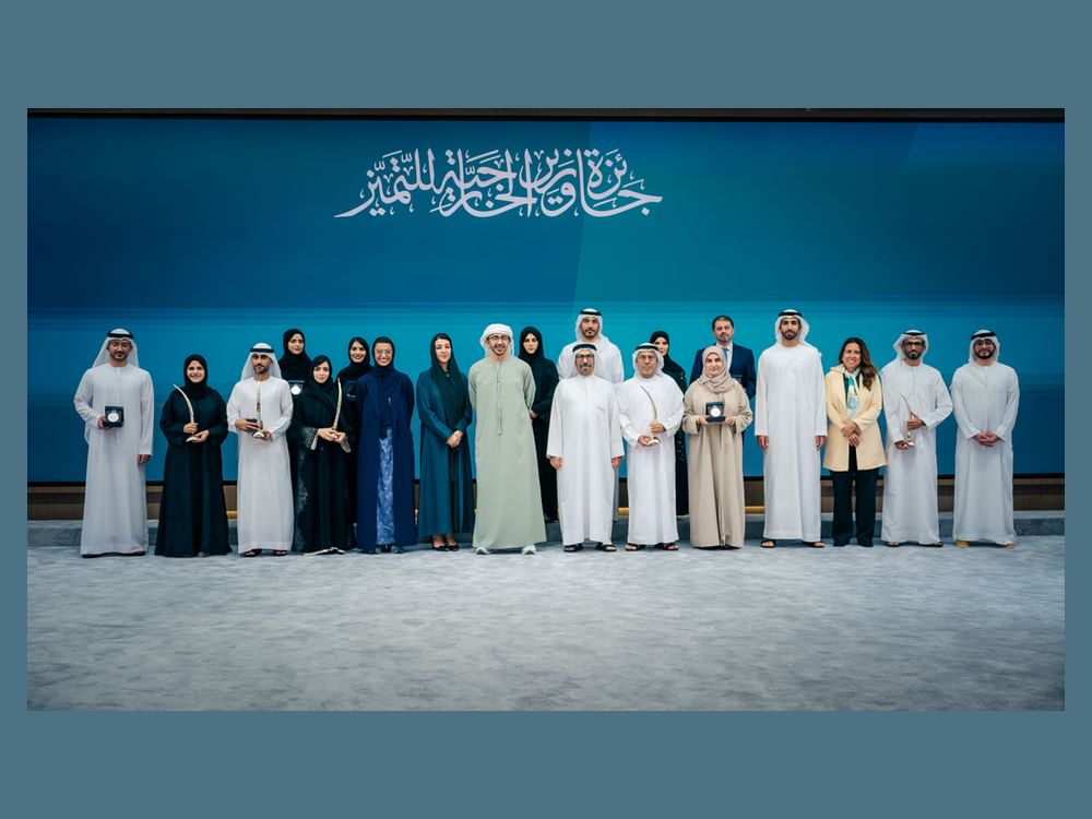 عبدالله بن زايد يكرم الفائزين بجائزة وزير الخارجية للتميز في دورتها الخامسة