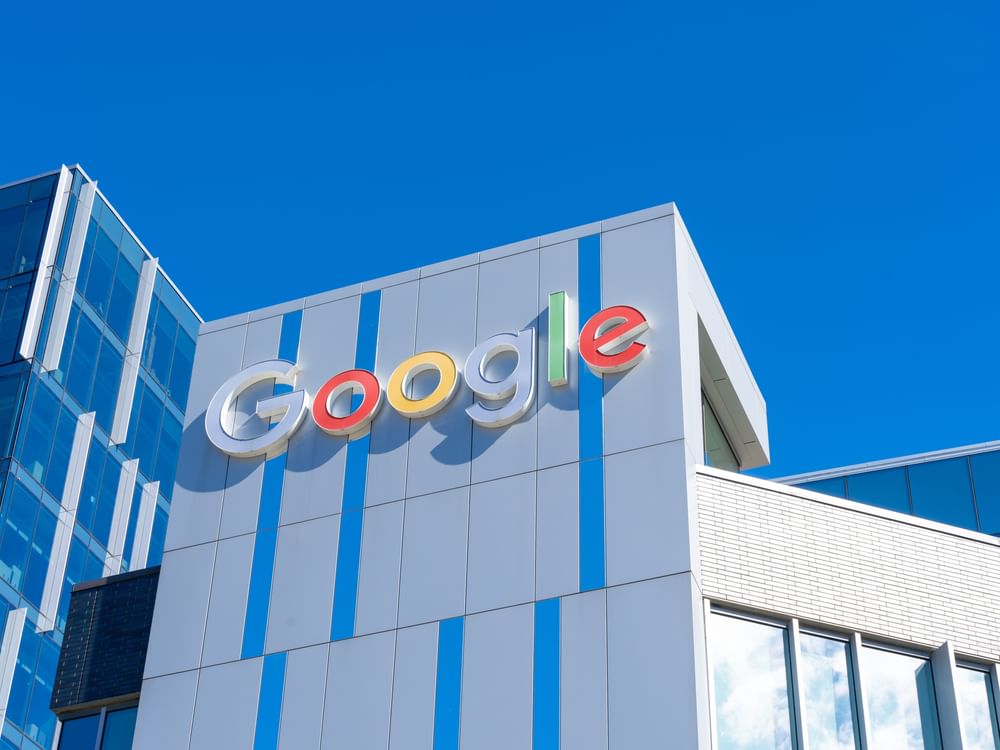 Google développe un outil d’IA capable de reconstituer les mots manquants dans les inscriptions romaines