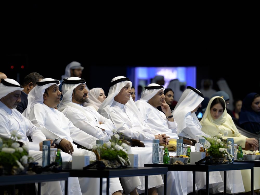 سلطان بن أحمد القاسمي يشهد جلسة بعنوان "كيفية التحول إلى مدن ذكية ومستدامة"