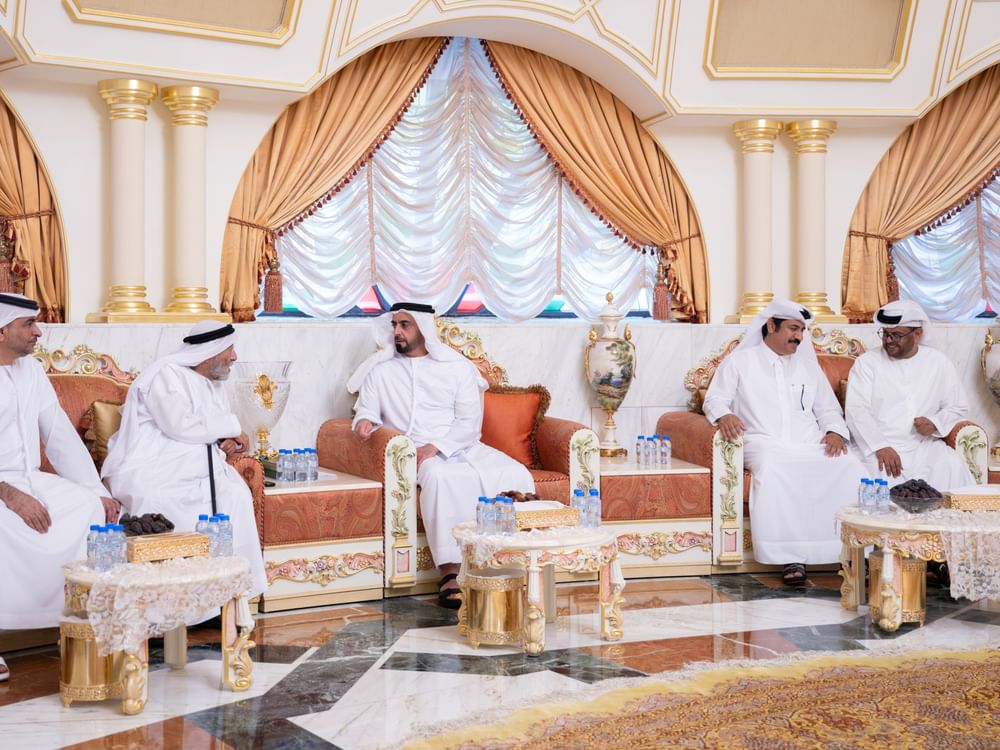 سيف بن زايد يعزي في وفاة آمنة أحمد الظاهري