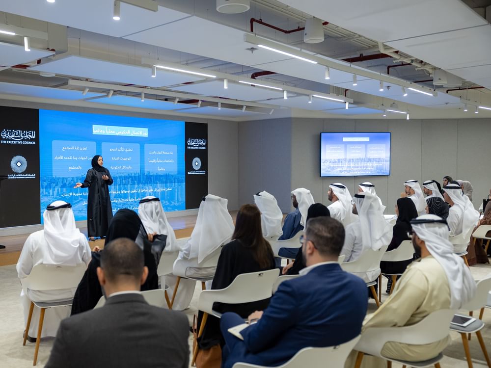 Direktur Komunikasi Pemerintah Membahas Peningkatan Hubungan Dubai dengan Khalayak Global