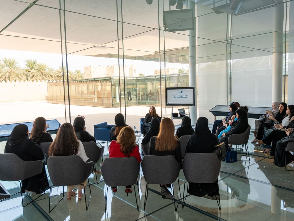 "ثقافة وسياحة أبوظبي" تحتفي بيوم المرأة الإماراتية في معالم العين التاريخية