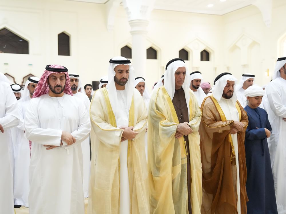 سعود بن صقر يؤدي صلاة الاستسقاء 
