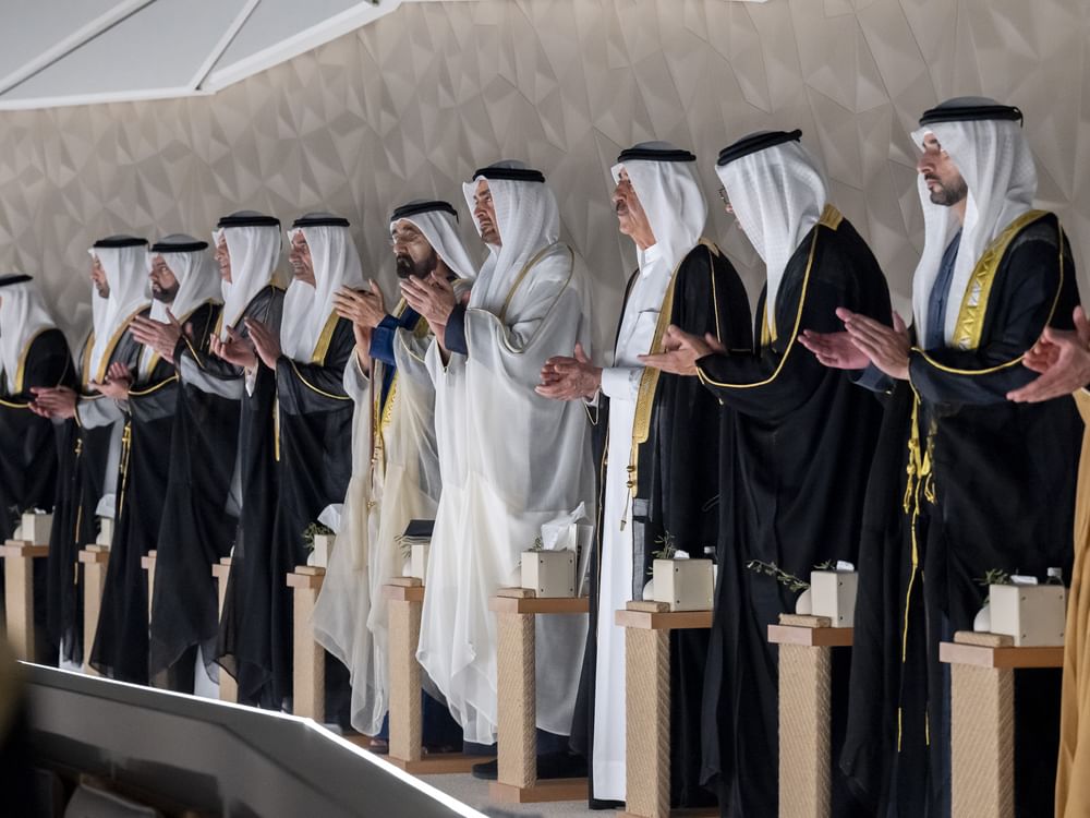 رئيس الدولة وحكام الإمارات والشيوخ يشهدون الاحتفال الرسمي بعيد الاتحاد الـ 54 الذي أقيم في متحف زايد الوطني