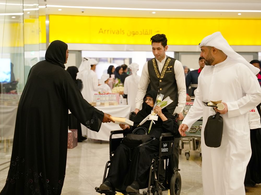 "الشؤون الإسلامية والأوقاف والزكاة" تستقبل الحجاج في المطارات