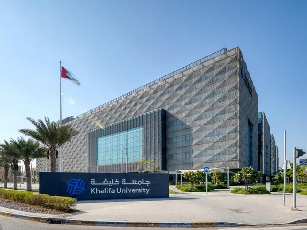 جامعة خليفة تنضم إلى "مجلس التعليم الرقمي" العالمي