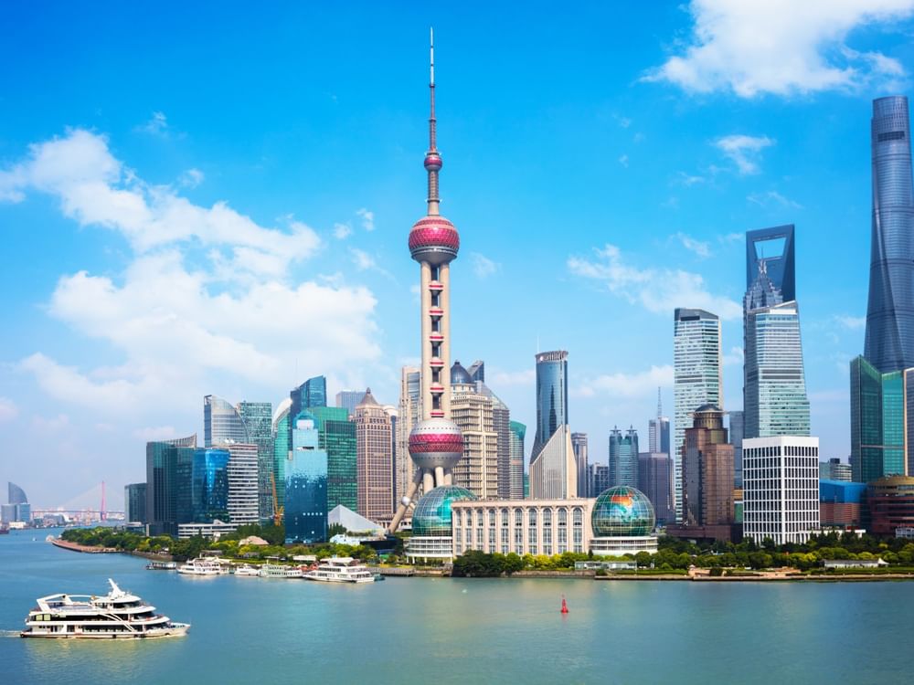 China's service trade surges 16% in five months