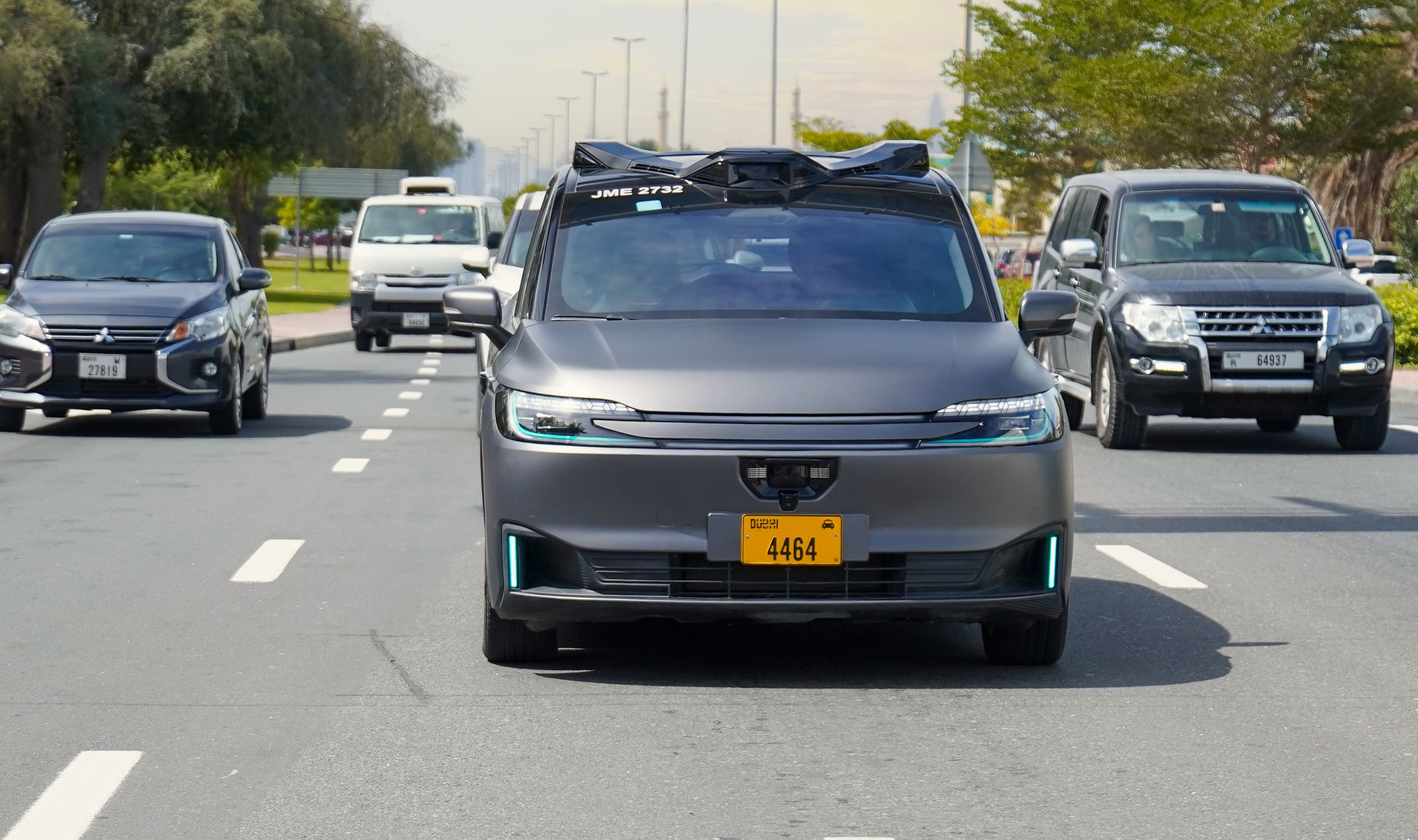 بدء التشغيل التجاري للتاكسي ذاتي القيادة في منطقتي أم سقيم وجميرا بدبي